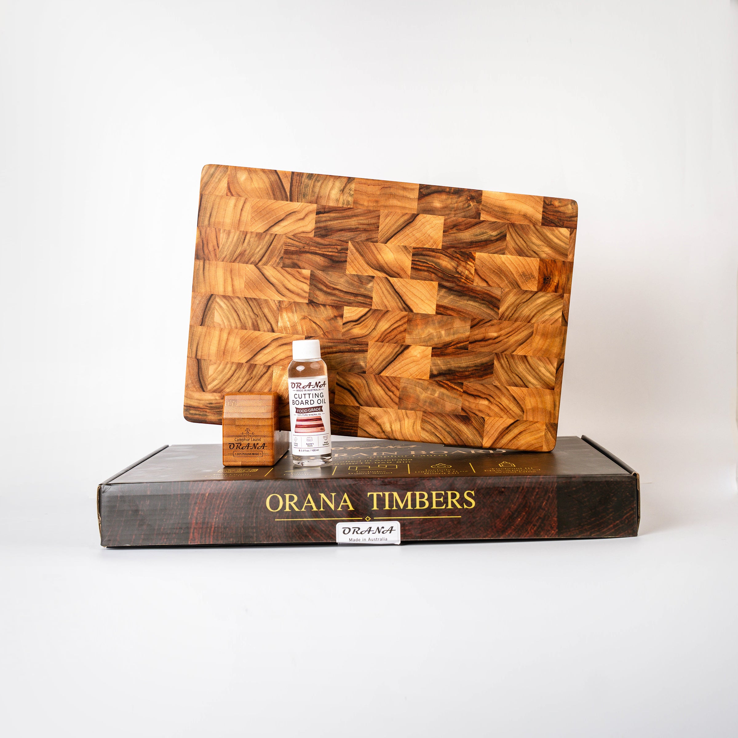 ORANA Signature End Grain M Gift Set – Australian Premium Camphor Laurel Cutting Board 38 × 25 cm with Stand, 100ml Mineral Oil & Gift Box