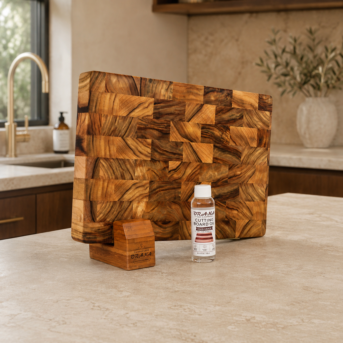 ORANA Signature End Grain M Gift Set – Australian Premium Camphor Laurel Cutting Board 38 × 25 cm with Stand, 100ml Mineral Oil & Gift Box